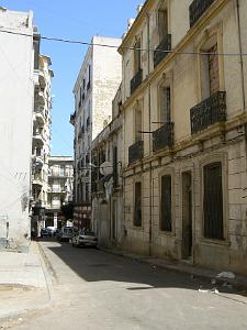rue Kimburn en bas la place des victoires 